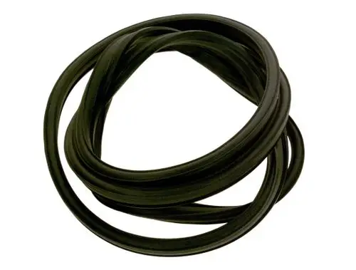 Schwarze Dichtung von Bosch, flexibel und in mehreren Schleifen gelegt, geeignet für verschiedene Anwendungen in der Verkleidungstechnik.